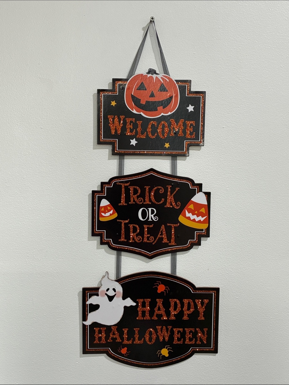 NWT- Glittered- Triple- Welcome- Trick or Treat- Happy Halloween Decor Sign